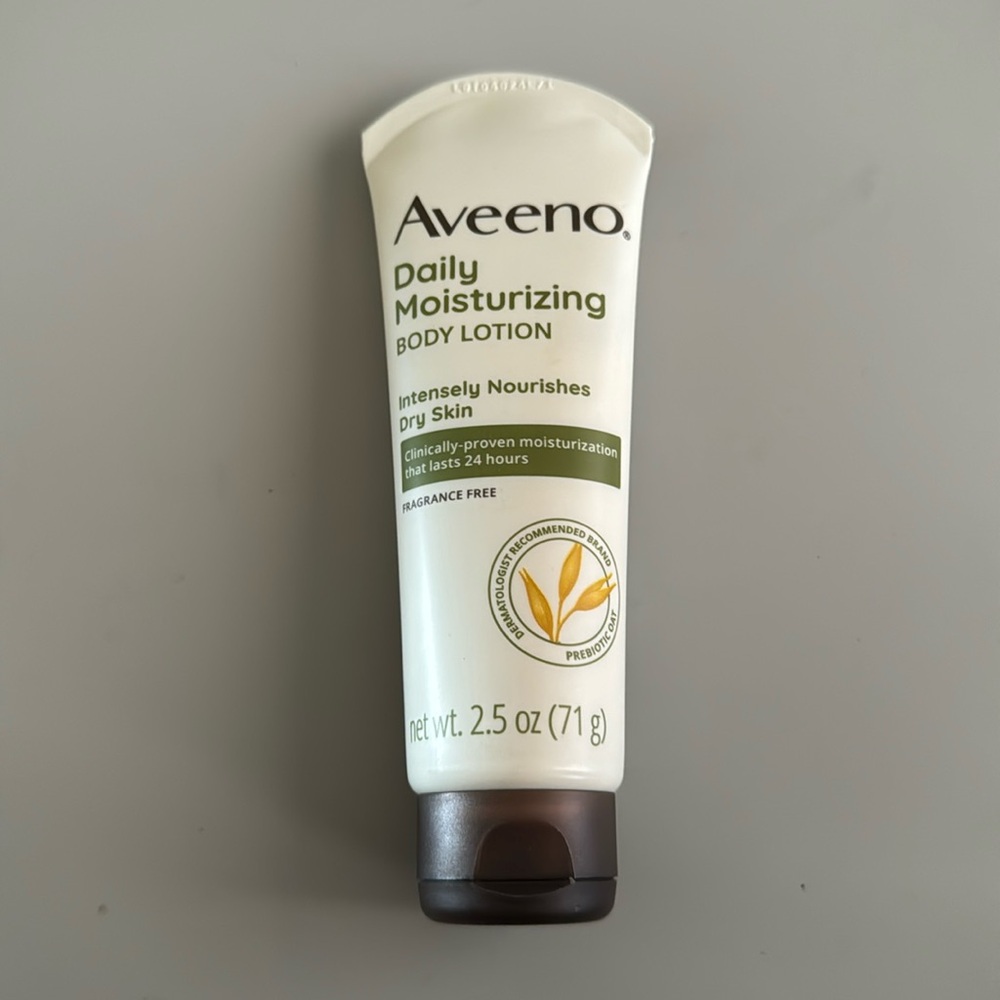 Aveeno Daily Moisturizing Lotion with Oat for Dry Skin, 2.5 fl. oz